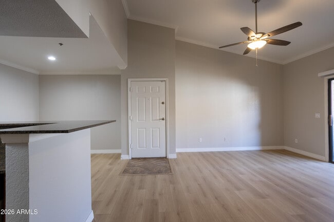 Building Photo - 2025 E Campbell Ave