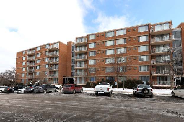 Side View of Building - 2201 S Stewart Ave Apartment
