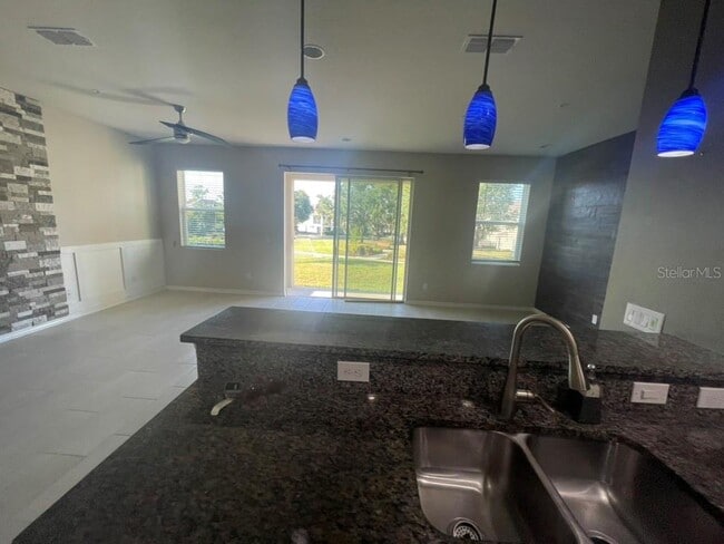 Building Photo - 15221 Sunrise Grove Ct