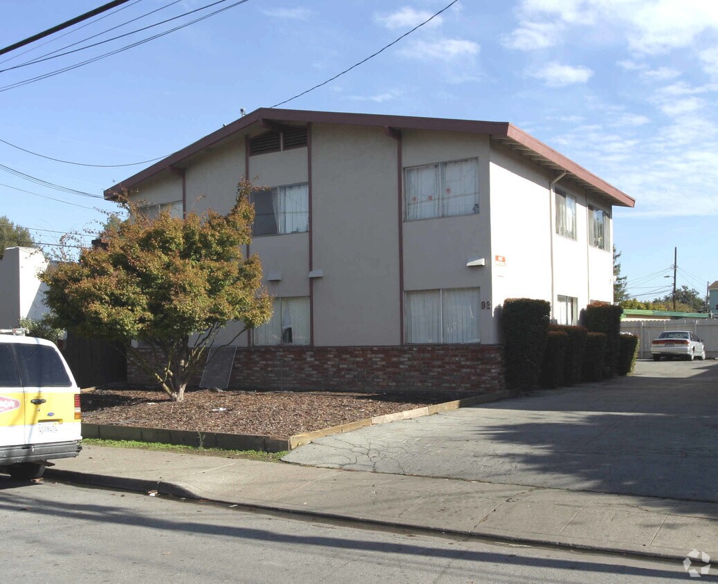 Foto del edificio - 92 Buckingham Ave