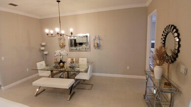 Building Photo - 1204 SE Woodbine Rd