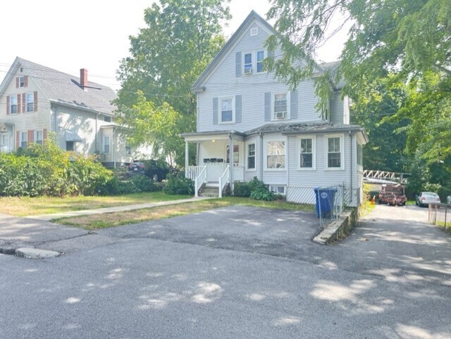 Building Photo - 109 River St