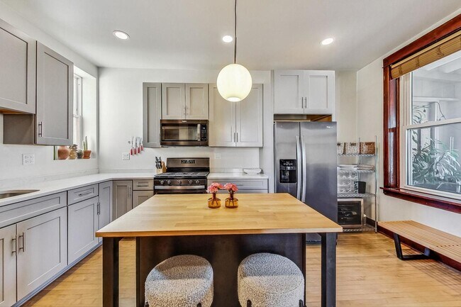 Foto del edificio - 930 N Fairfield Ave