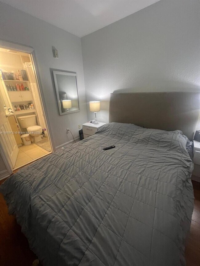 Foto del edificio - 7995 NW 8th St