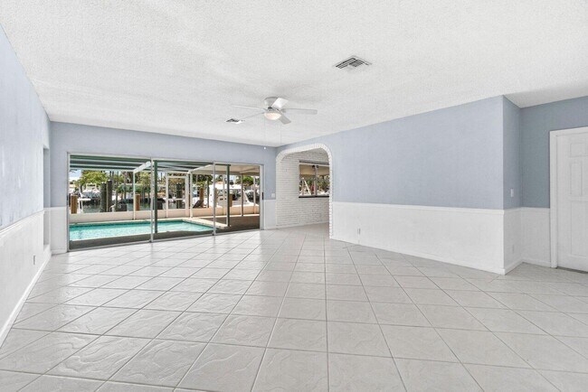 Foto del edificio - 718 Shore Dr
