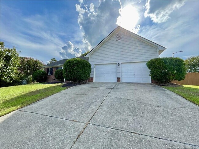 Foto del edificio - 5723 Kingstree Dr