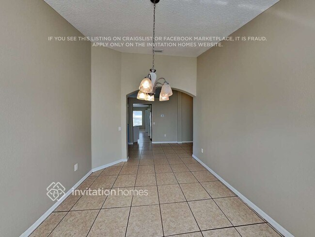 Foto del edificio - 10050 Creek Bluff Dr
