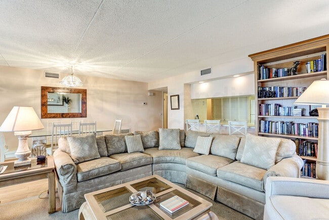 Foto del edificio - 3420 S Fletcher Ave