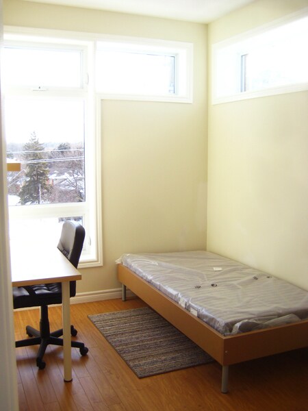 Photo du bâtiment - 116 University Av W