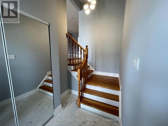 Photo du bâtiment - 44 Natale Ct