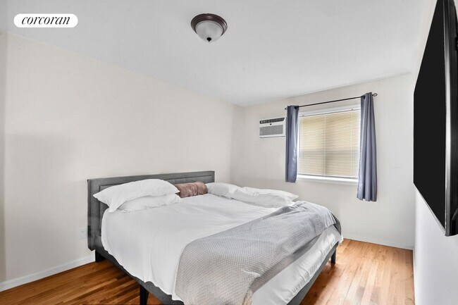 Foto del edificio - 11-46-46 Welling Ct