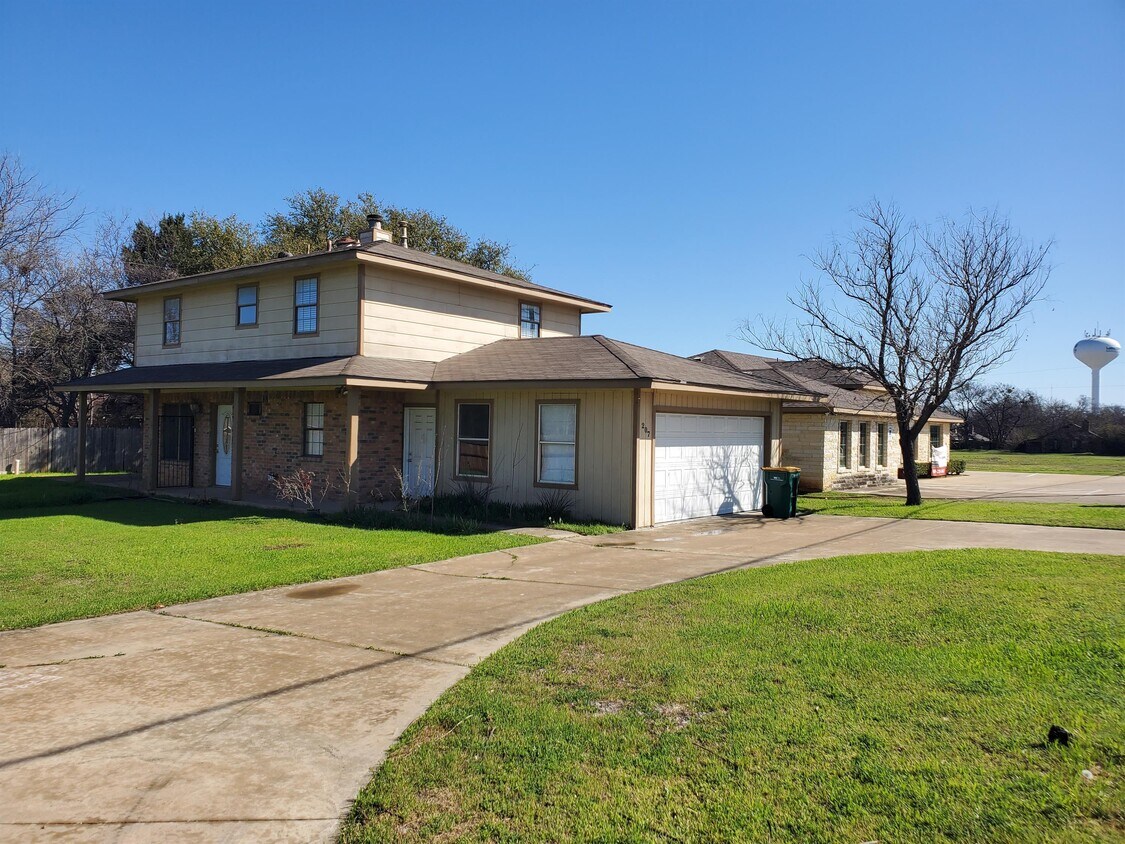 Primary Photo - 207 Swisher Rd