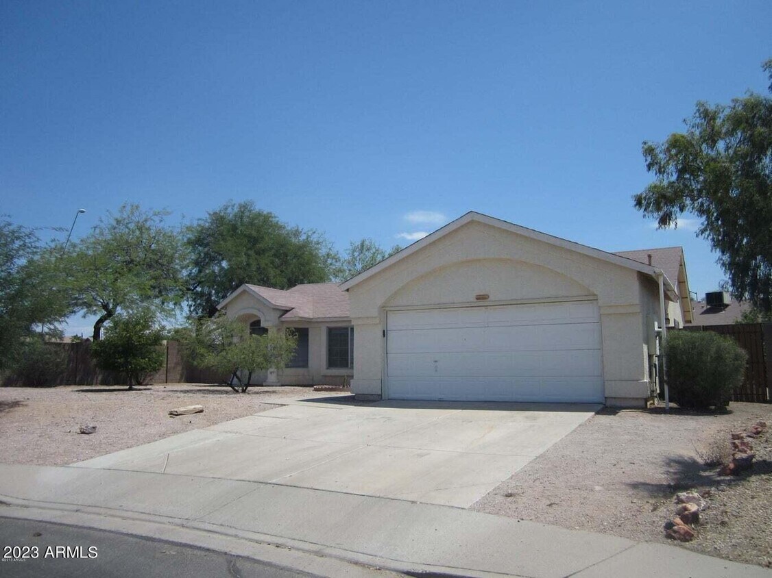 Primary Photo - 2757 N Rugby Cir