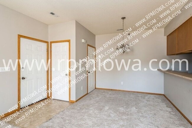 Building Photo - 1845 SW White Birch Cir