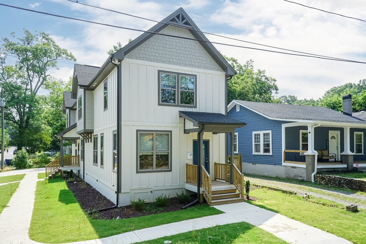 Primary Photo - LIKE NEW THREE BEDROOM HOME!