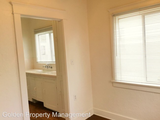 Foto del edificio - 3127-3127 Juniper St