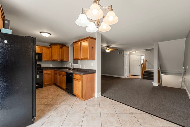 Building Photo - 412 N Grainger Ln