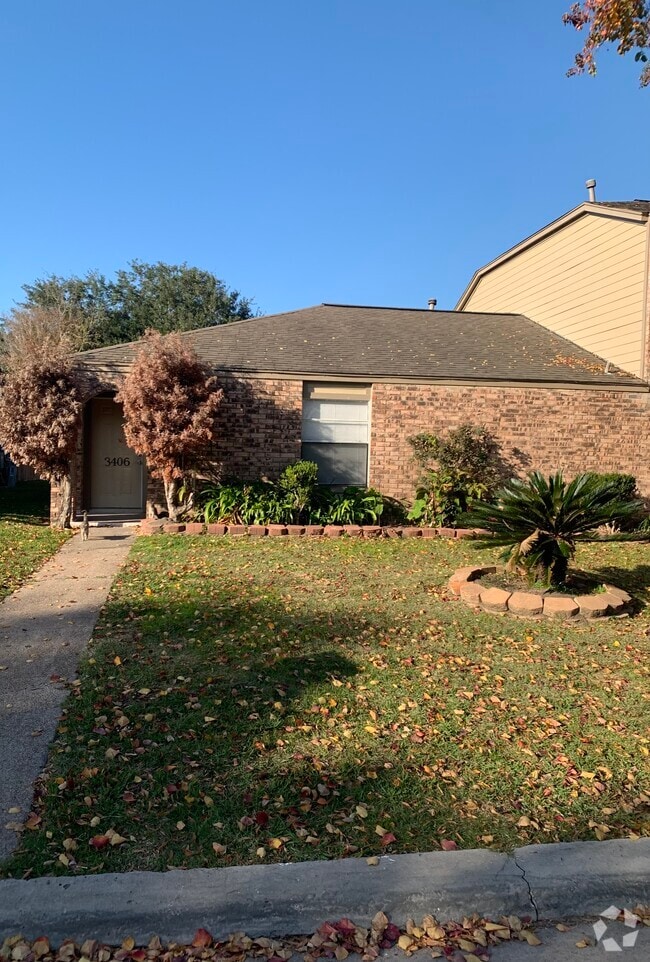 Quail Hollow Apartments for Rent with Utilities Included Baytown, TX