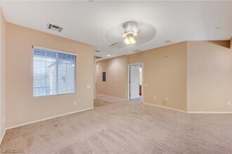 Building Photo - 6868 Sky Pointe Dr