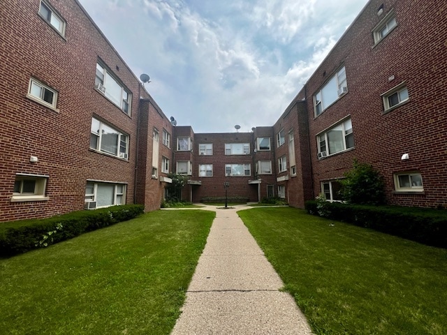 Building Photo - 2409 W Jarvis Ave