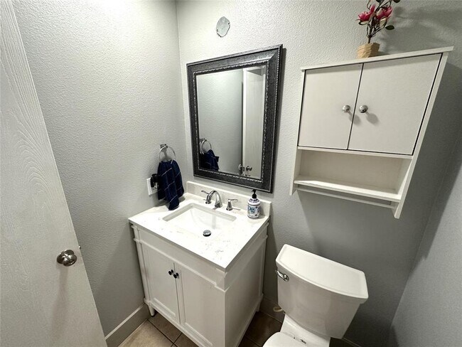 Foto del edificio - 18010 Platinum Springs Dr