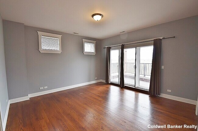 Building Photo - 2827 W Belden Ave