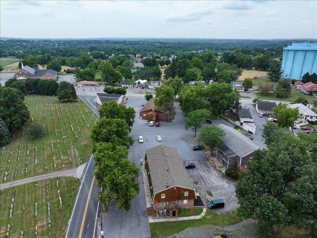 Building Photo - 10 Greenfield Rd