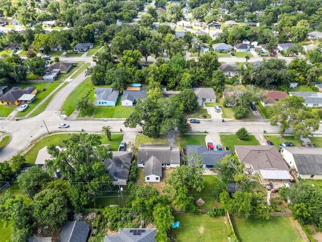 Building Photo - 5023 Cosby St