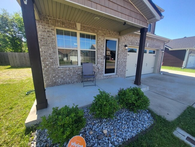 Building Photo - 703 Jim Brown Dr