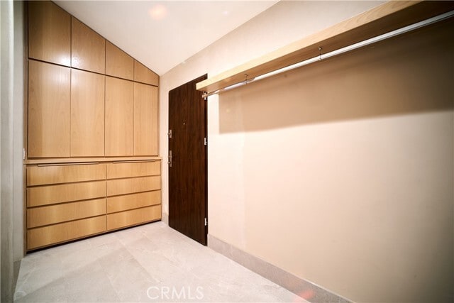 Foto del edificio - 1119 N Crestview Dr