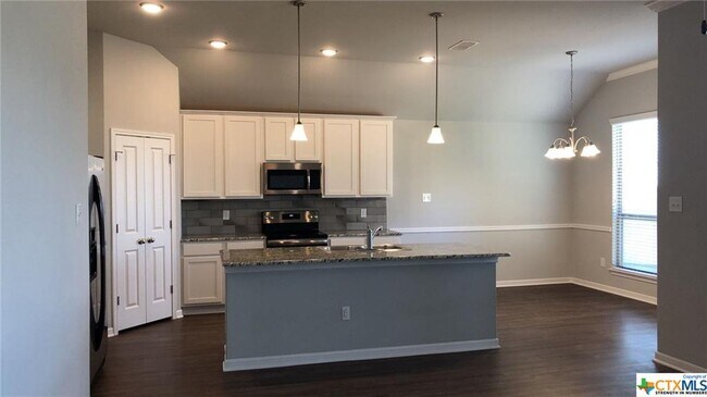 Building Photo - 7319 Birdsnest Way