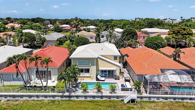 Foto del edificio - 6362 Brava Way