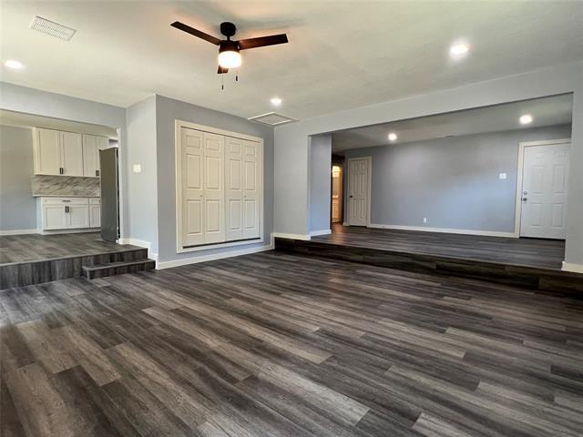 Building Photo - 1425 Oakhill Dr