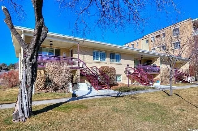 Foto del edificio - 203 E 3rd Ave