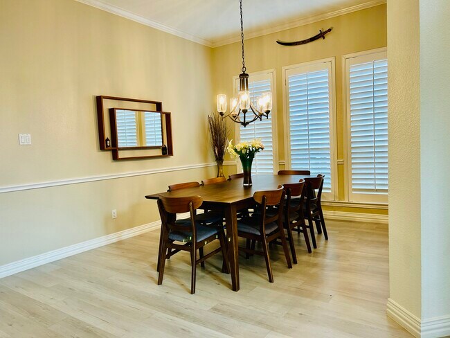 Foto del edificio - 8425 Brooksby Dr