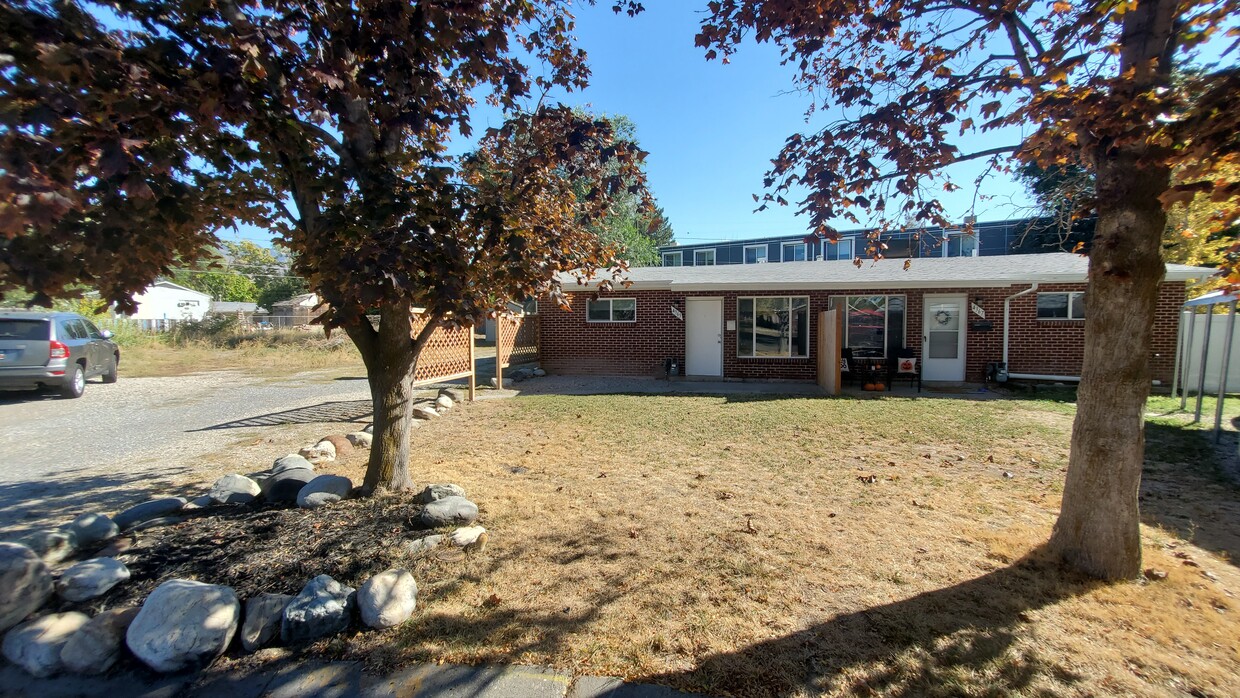 Front yard - 4365 S Rose Garden Ln