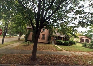 Building Photo - 131 N 9th Ave