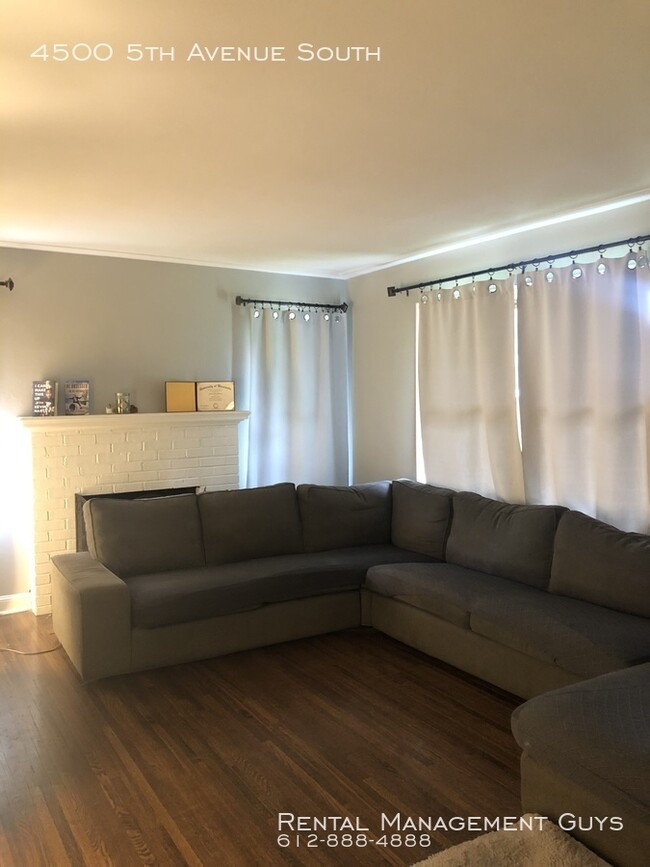 Building Photo - Stunning 3 Bedroom + Office Home - Garage ...