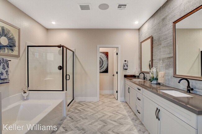 Building Photo - 4 br, 2.5 bath House - 3209 Vittoria Ave