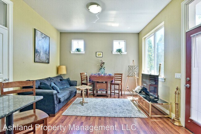 Foto del edificio - 184 Clear Creek Dr