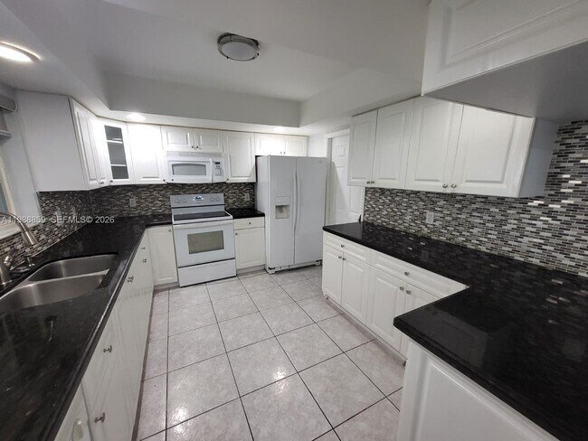 Foto del edificio - 9749 SW 213th Terrace