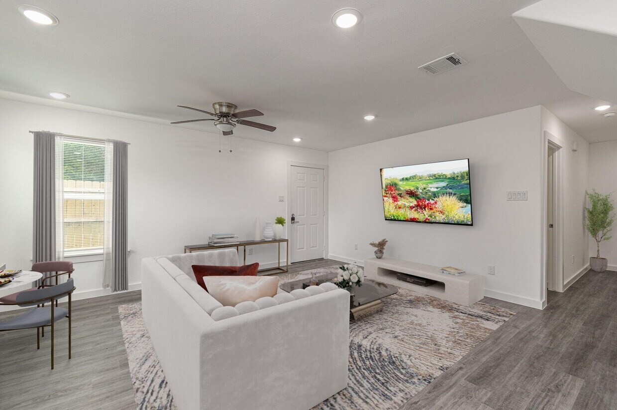 Foto principal - 7802 Crestview Dr