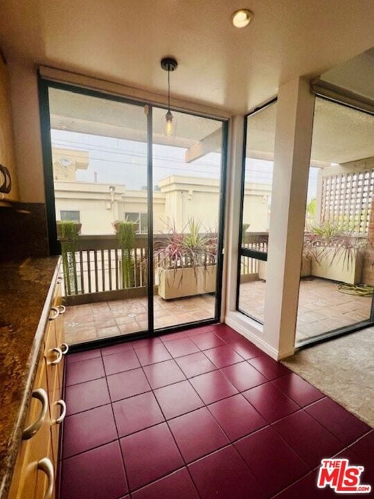 Foto del edificio - 11805 Mayfield Ave