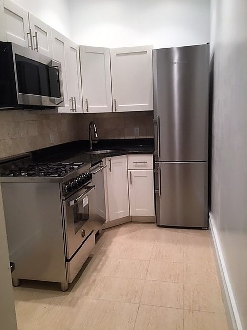Primary Photo - 421 W 43rd St