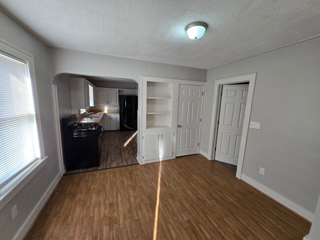 Building Photo - 715 S Hydraulic Ave