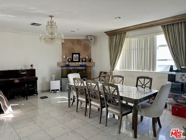 Building Photo - 1132 S Shenandoah St