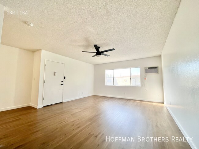 Foto del edificio - 8555 Independence Ave