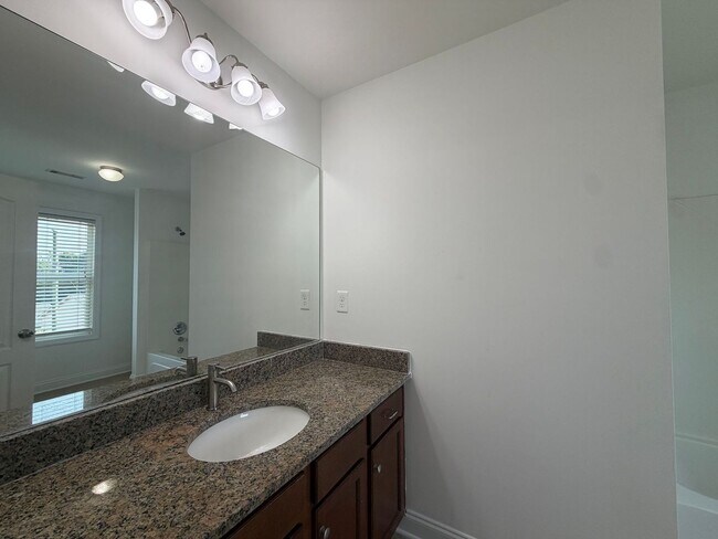 Foto del edificio - 218 Madison Heights