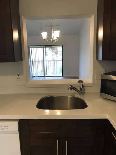 Foto del edificio - 21950 Soundview Terrace