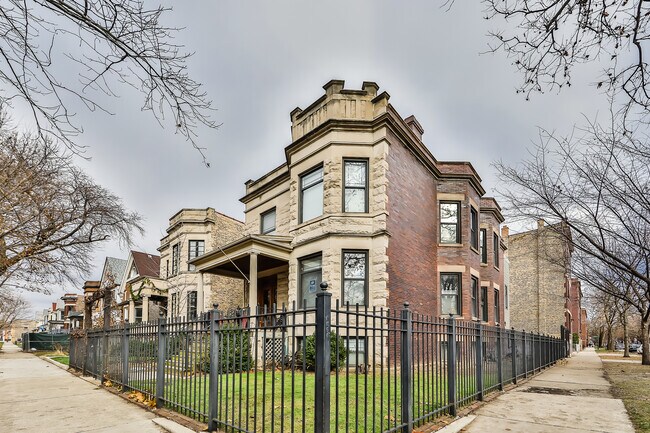 Foto del edificio - 3901 N Hamilton Ave